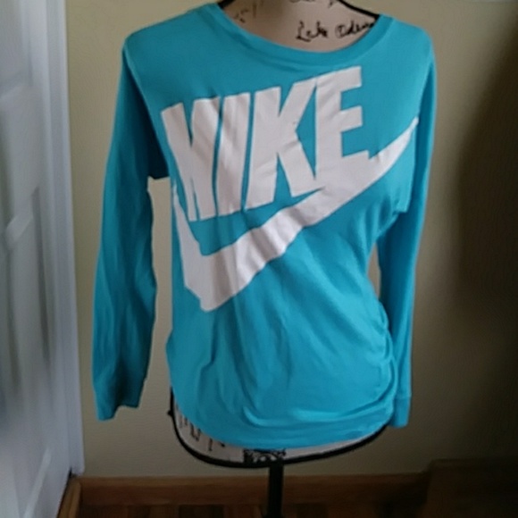 Nike Tops - Nike shirt size small